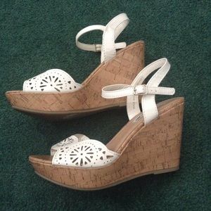 Cute white & cork wedges